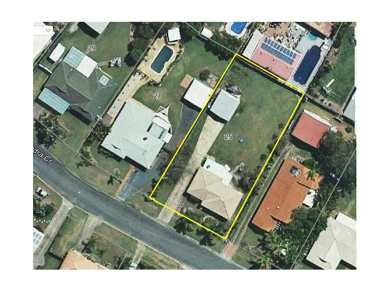 25 Cassandra Crescent, Urangan QLD 4655