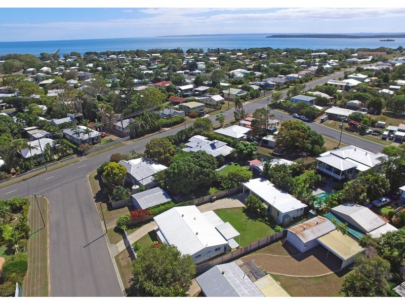4 Arthur Street, Urangan QLD 4655
