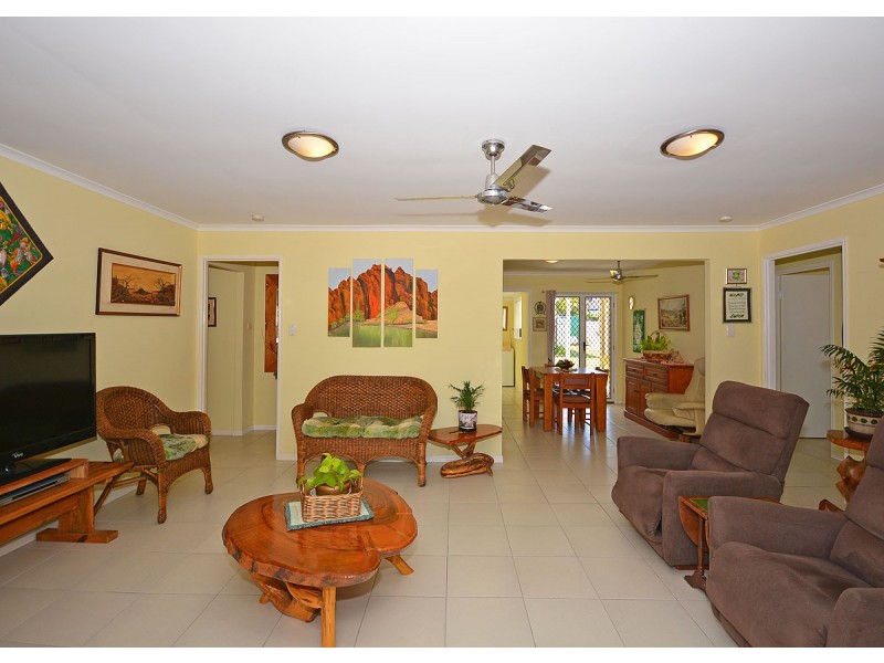 4 Arthur Street, Urangan QLD 4655