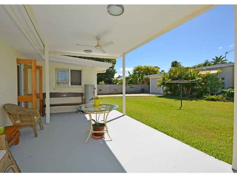 4 Arthur Street, Urangan QLD 4655