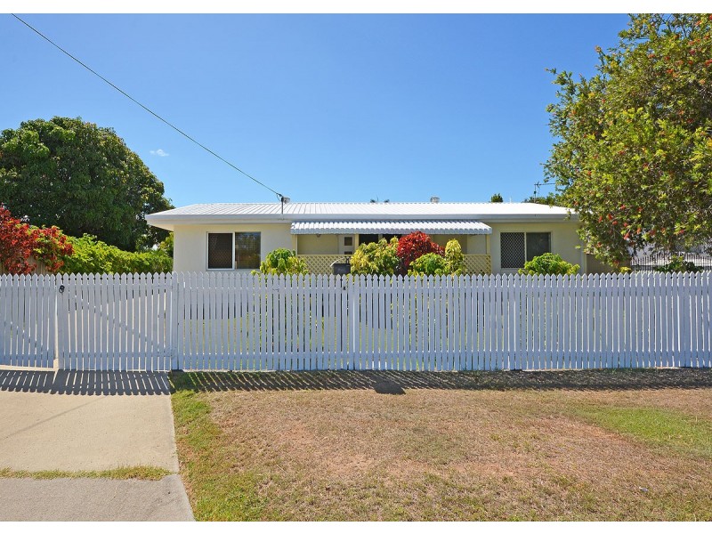 4 Arthur Street, Urangan QLD 4655