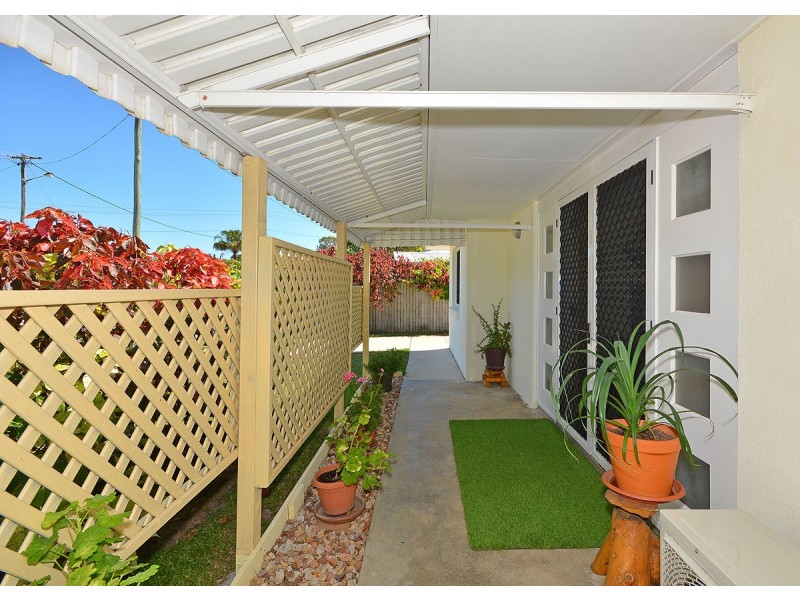 4 Arthur Street, Urangan QLD 4655