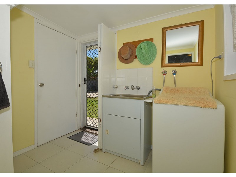 4 Arthur Street, Urangan QLD 4655