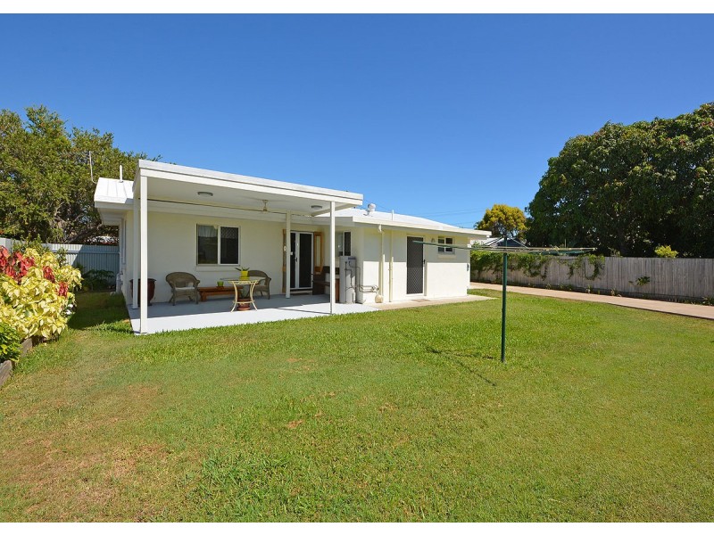 4 Arthur Street, Urangan QLD 4655