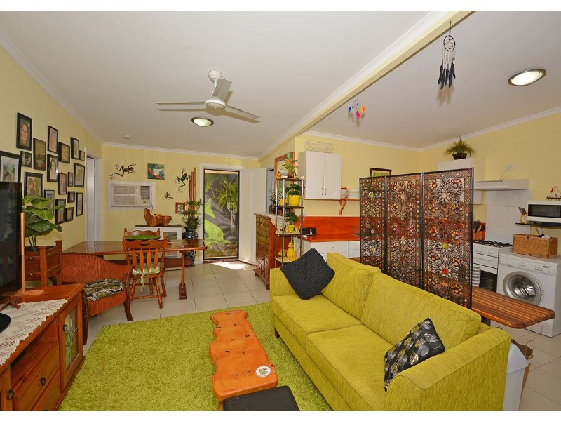 4 Arthur Street, Urangan QLD 4655