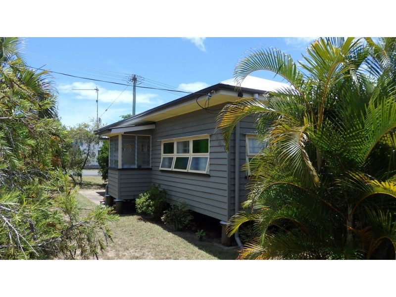 28 King Street, Urangan QLD 4655