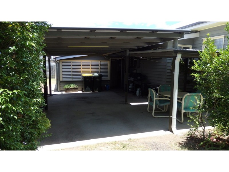 28 King Street, Urangan QLD 4655