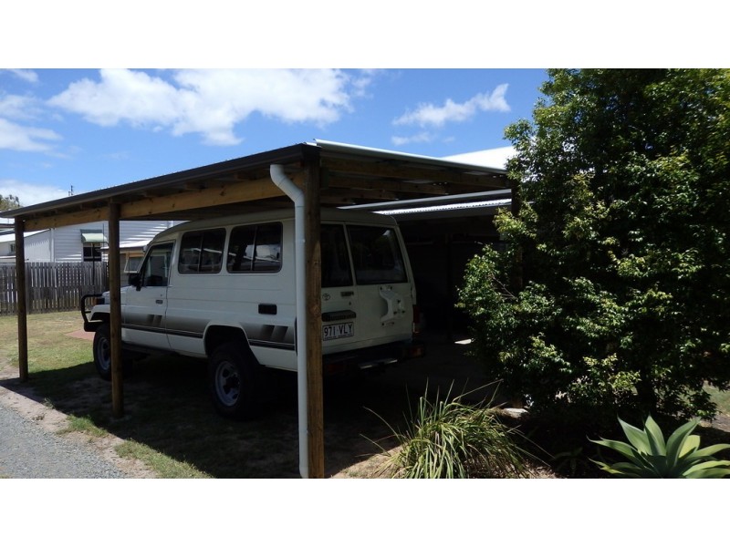 28 King Street, Urangan QLD 4655