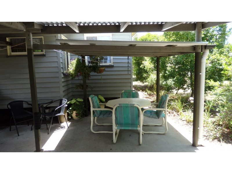 28 King Street, Urangan QLD 4655