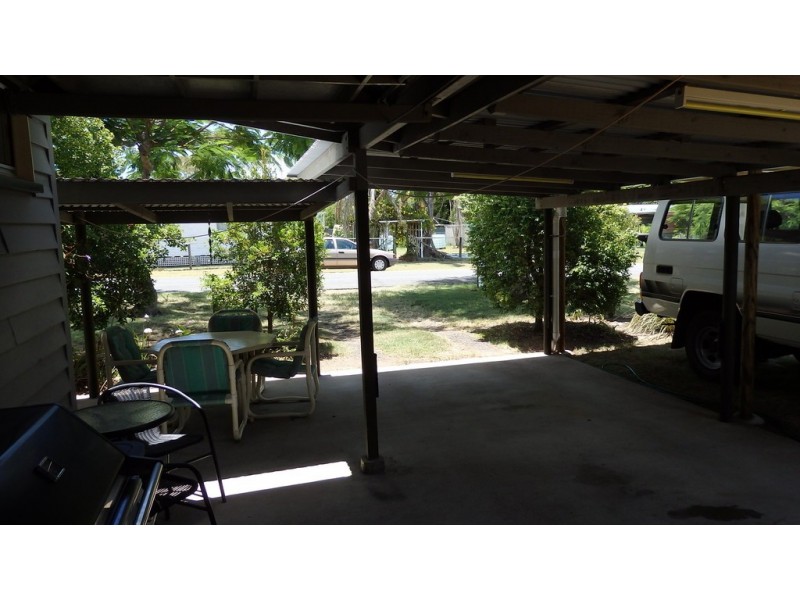 28 King Street, Urangan QLD 4655
