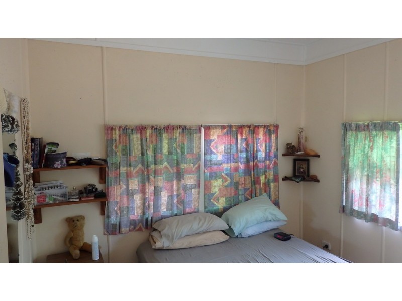 28 King Street, Urangan QLD 4655