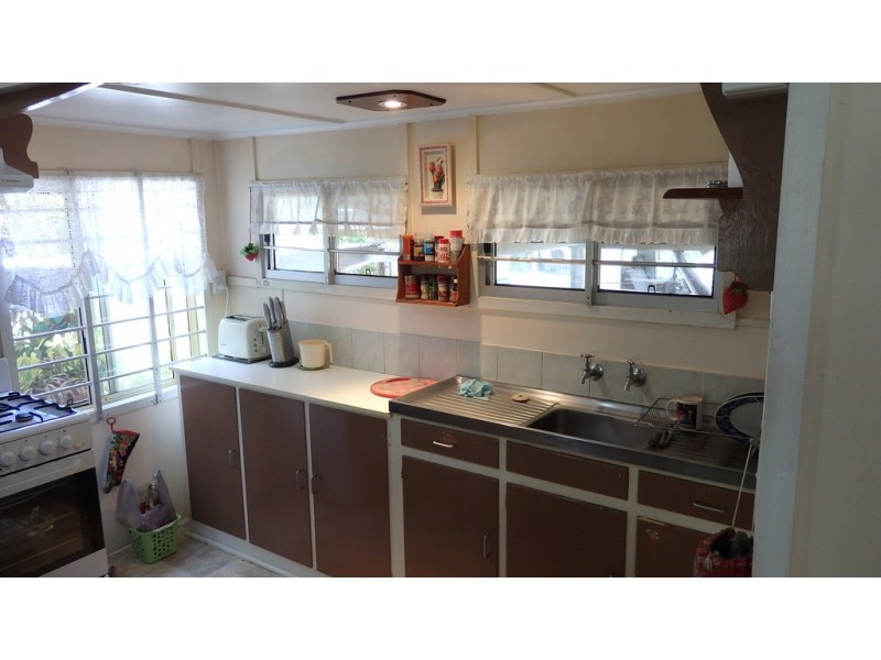 28 King Street, Urangan QLD 4655