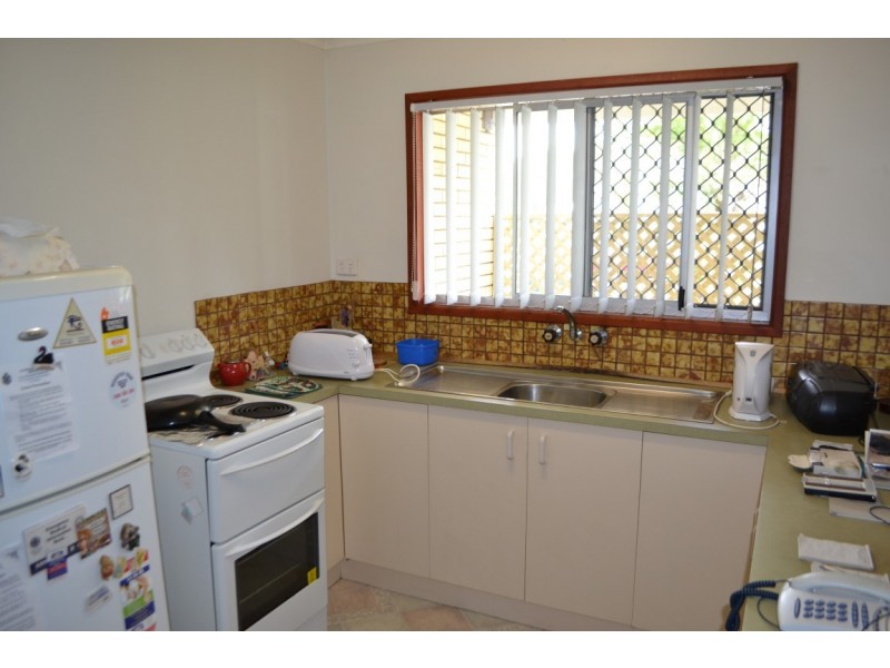 3/4 Frank Street, Scarness QLD 4655