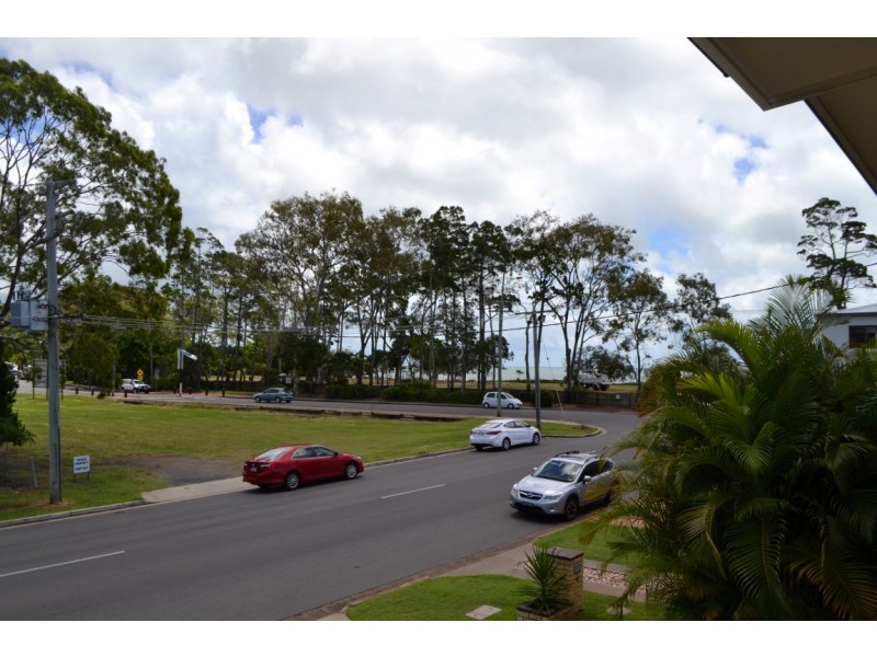 3/4 Frank Street, Scarness QLD 4655