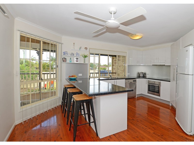 37 Wattle Street, Point Vernon QLD 4655