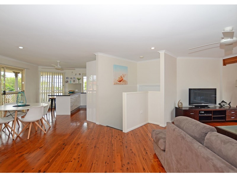 37 Wattle Street, Point Vernon QLD 4655