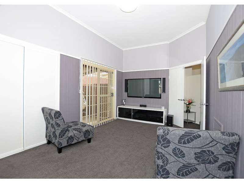 37 Wattle Street, Point Vernon QLD 4655