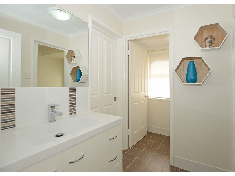 37 Wattle Street, Point Vernon QLD 4655