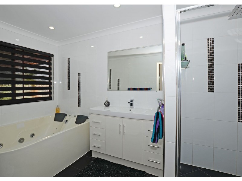203 Esplanade, Pialba QLD 4655