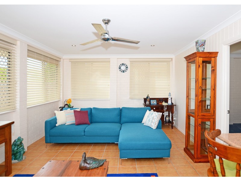 8 Dayman Street, Urangan QLD 4655