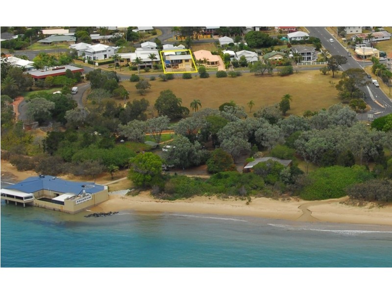 8 Dayman Street, Urangan QLD 4655