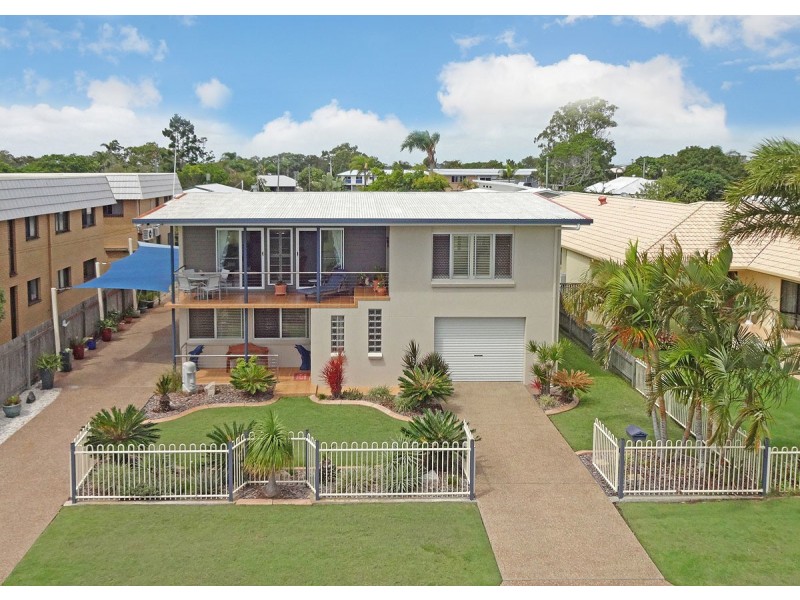 8 Dayman Street, Urangan QLD 4655