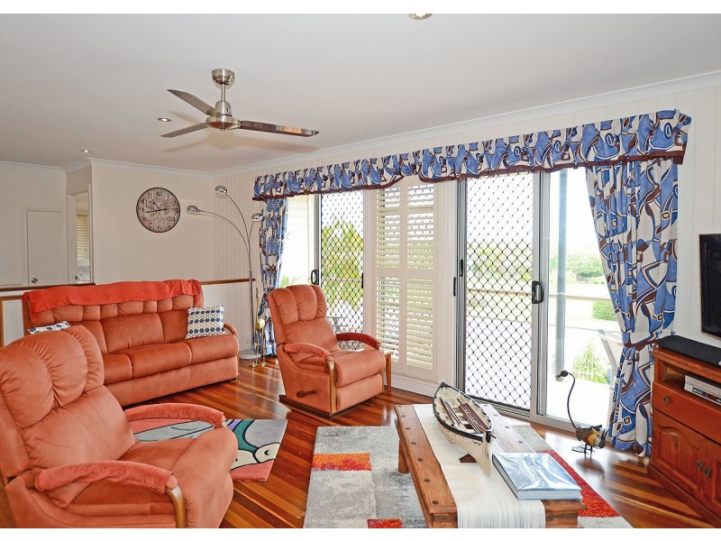 8 Dayman Street, Urangan QLD 4655