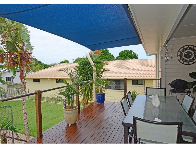 8 Dayman Street, Urangan QLD 4655