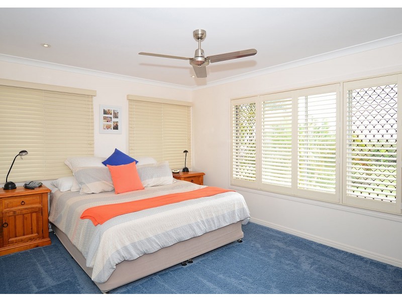 8 Dayman Street, Urangan QLD 4655