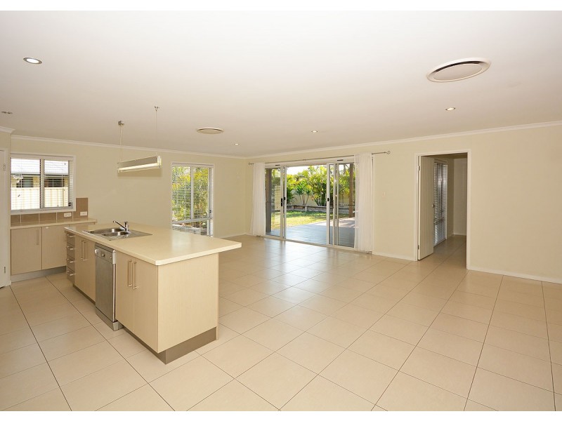 5 Honey Myrtle Close, Burrum Heads QLD 4659