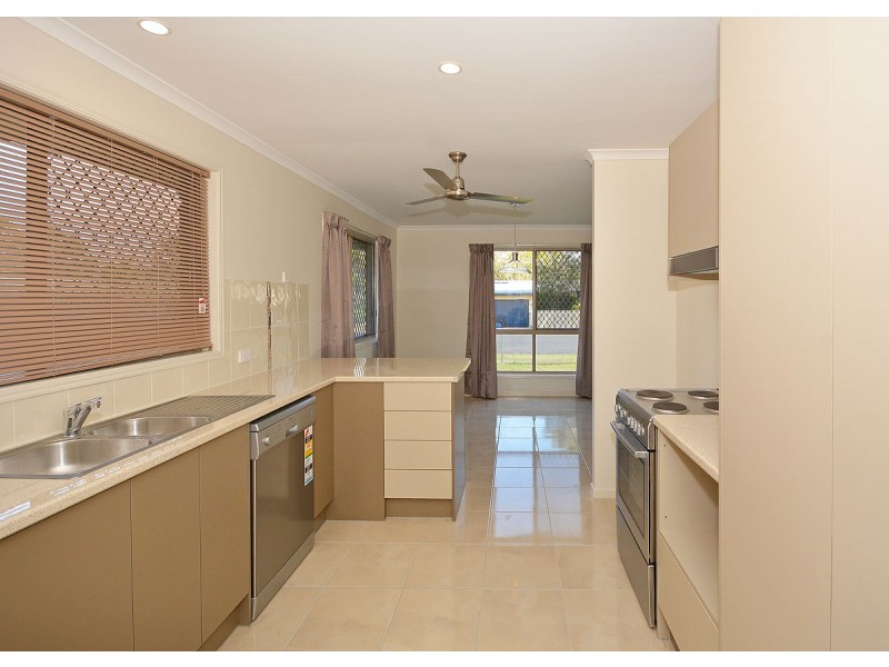 16 Hamer Street, Urangan QLD 4655