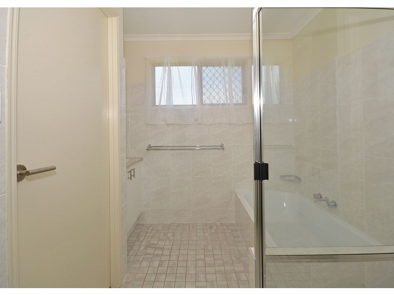 16 Hamer Street, Urangan QLD 4655