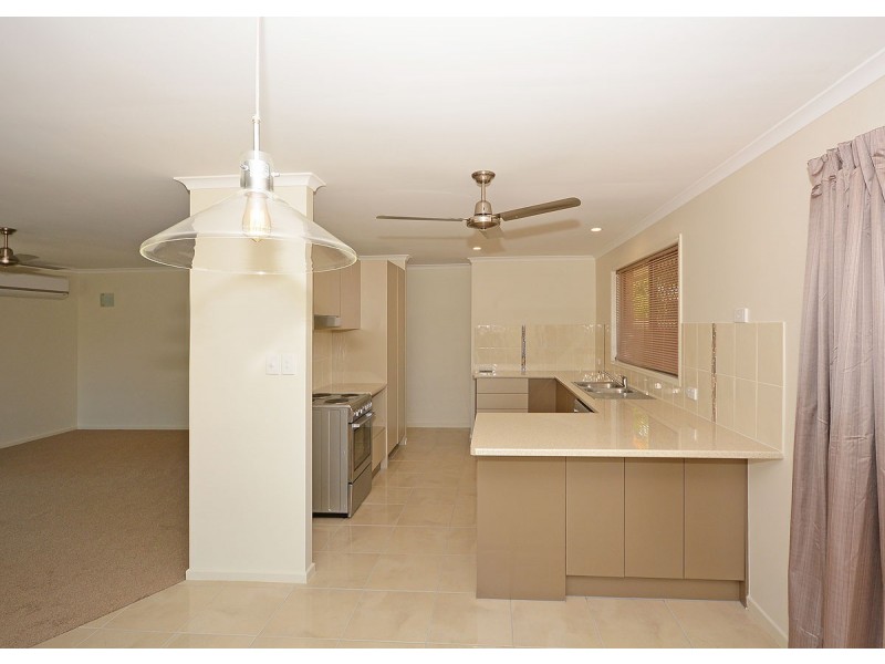 16 Hamer Street, Urangan QLD 4655