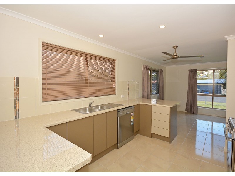 16 Hamer Street, Urangan QLD 4655