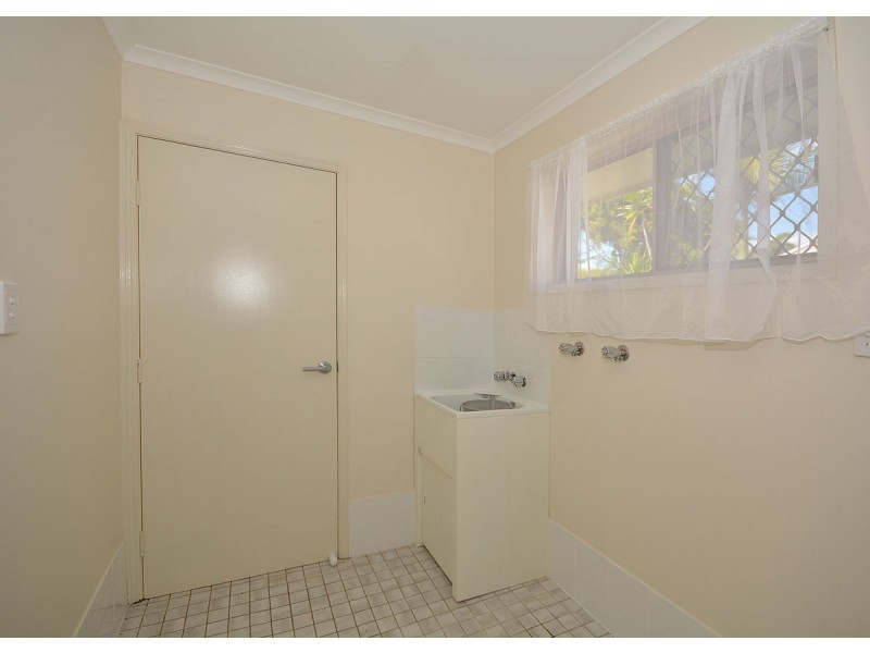 16 Hamer Street, Urangan QLD 4655