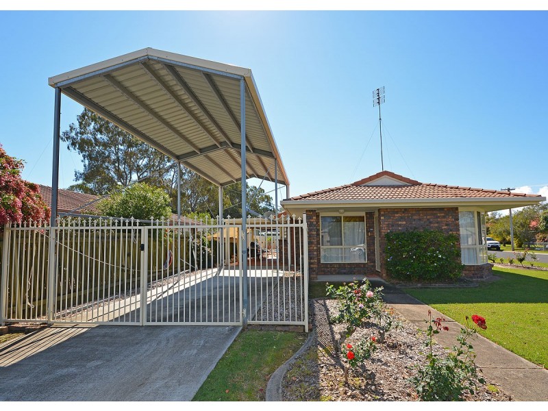 9 Limpus Street, Urangan QLD 4655