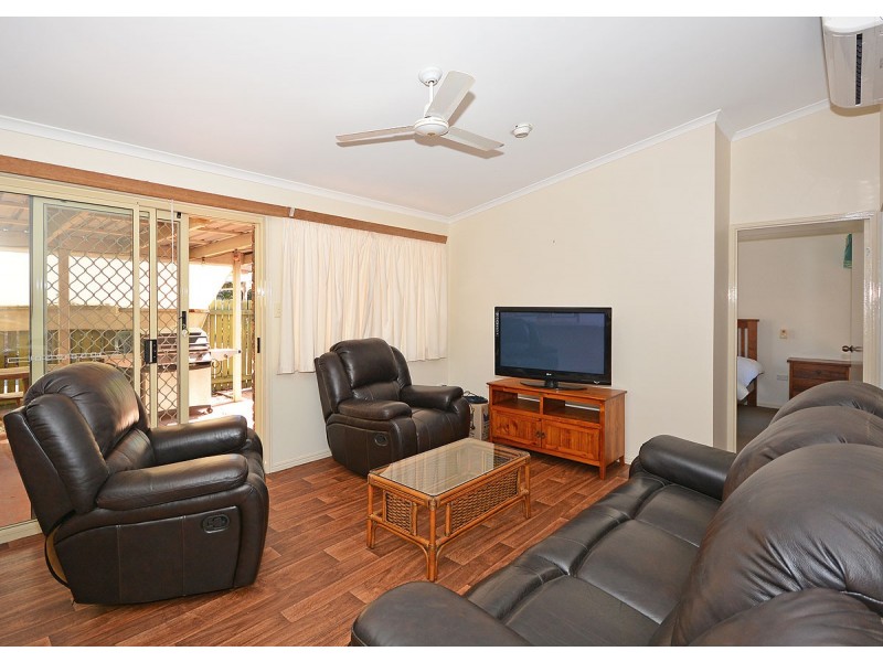 9 Limpus Street, Urangan QLD 4655