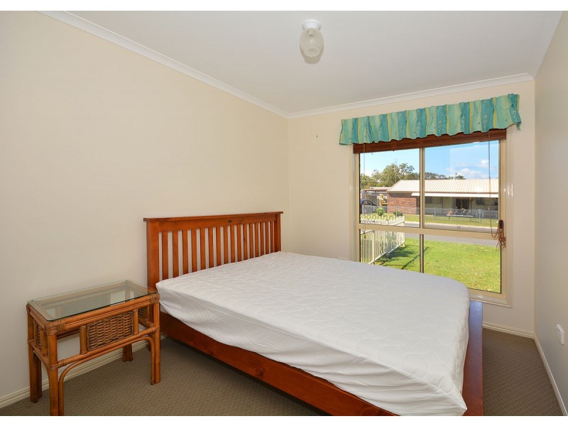 9 Limpus Street, Urangan QLD 4655