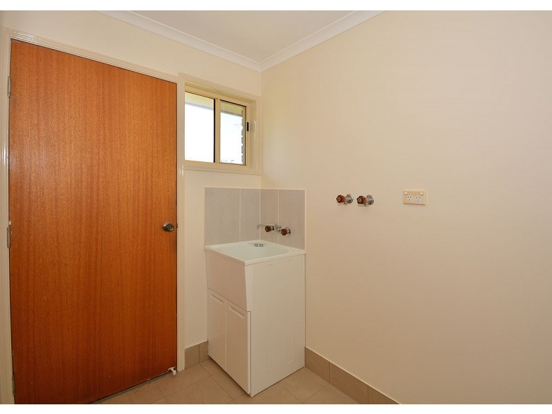 9 Limpus Street, Urangan QLD 4655