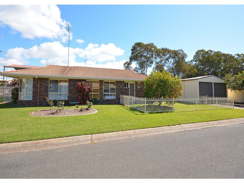 9 Limpus Street, Urangan QLD 4655