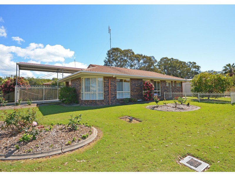 9 Limpus Street, Urangan QLD 4655