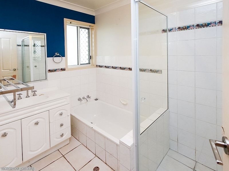 42 Aimee Drive, Urangan QLD 4655