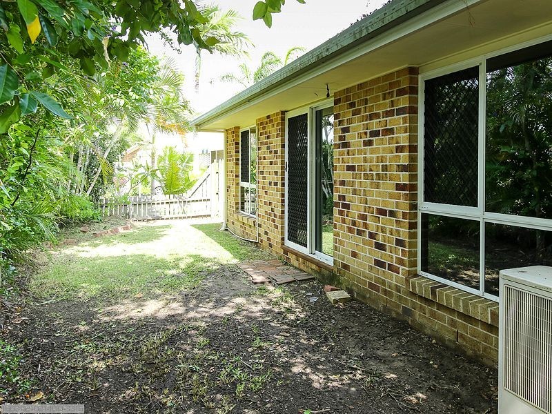 42 Aimee Drive, Urangan QLD 4655