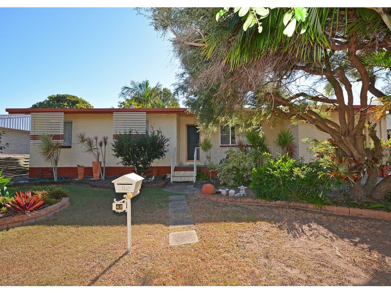 42 Corfield Street, Point Vernon QLD 4655