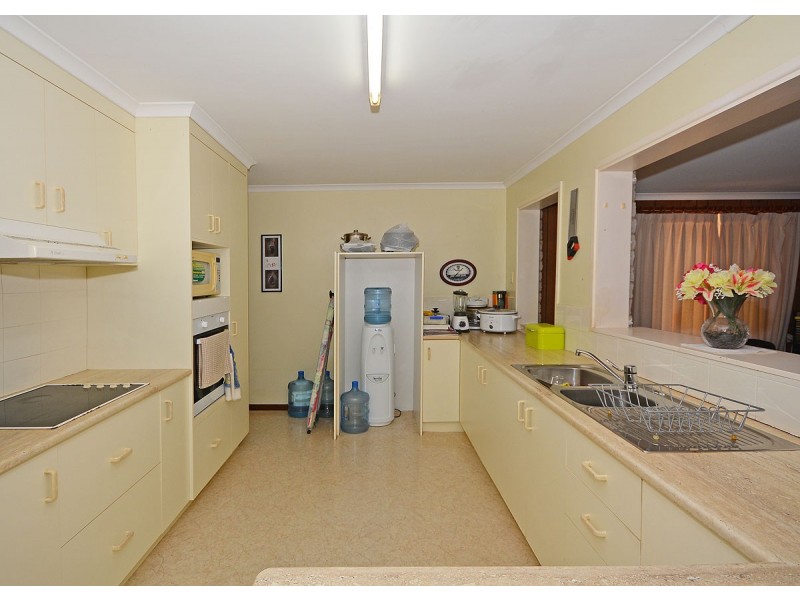 42 Corfield Street, Point Vernon QLD 4655