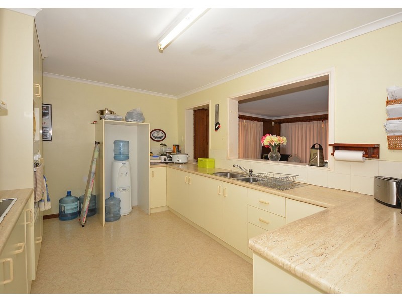 42 Corfield Street, Point Vernon QLD 4655