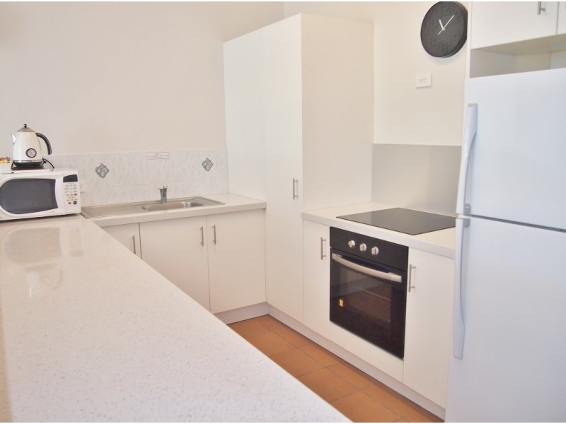 3/465 Esplanade, Torquay QLD 4655