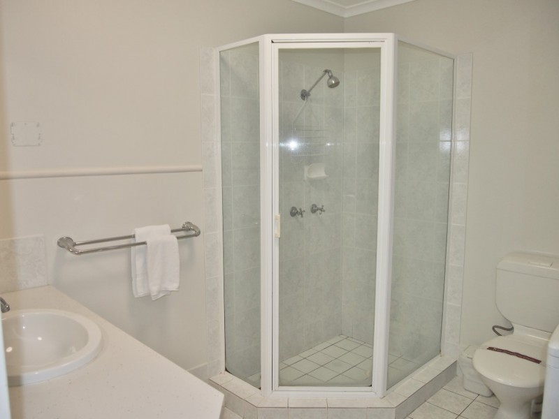 3/465 Esplanade, Torquay QLD 4655