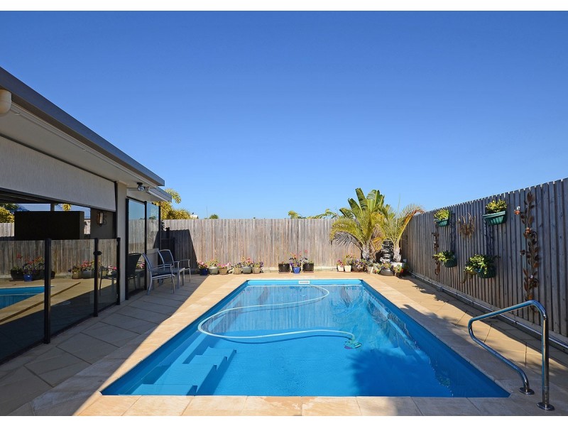 8 Seaway Parade, Toogoom QLD 4655