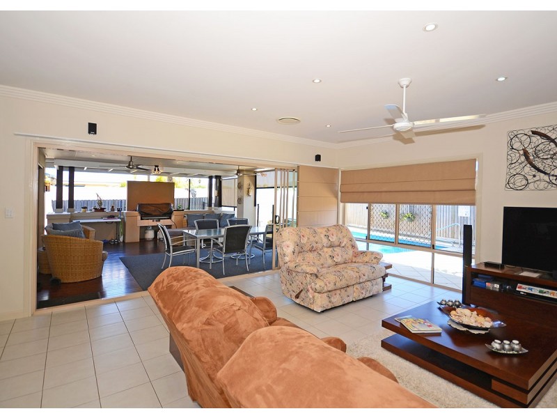 8 Seaway Parade, Toogoom QLD 4655